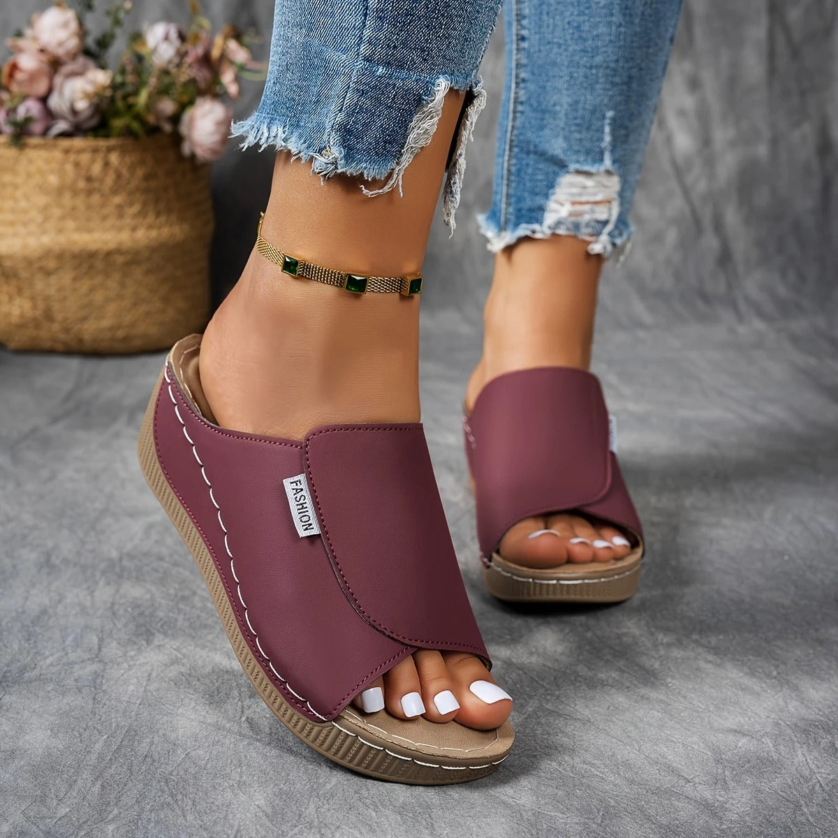 🔥Last Day Promotion 50% OFF - Women's Comfortable Thick Sole Arch Support Leather Slippers
