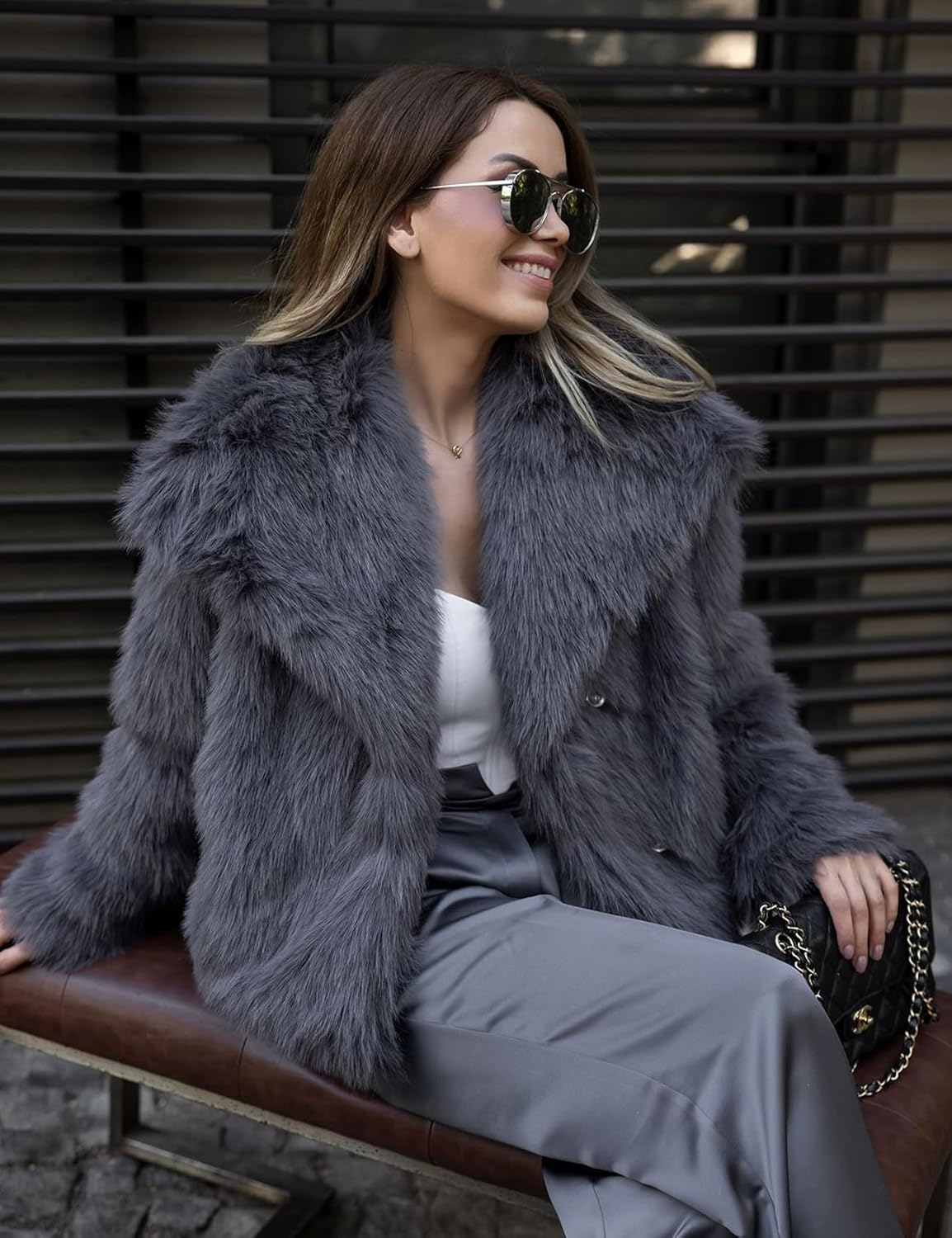 Flygo Women's Faux Fur Coat Fluffy Faux Fur Jacket Long Sleeve Lapel Furry Winter Jackets Shaggy Parka Short Coat