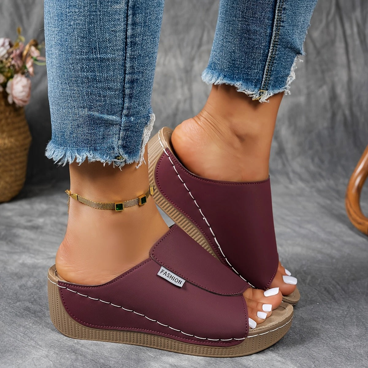 🔥Last Day Promotion 50% OFF - Women's Comfortable Thick Sole Arch Support Leather Slippers